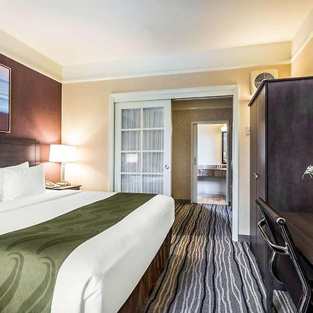Ramada Suites By Wyndham San Diego Bagian luar foto