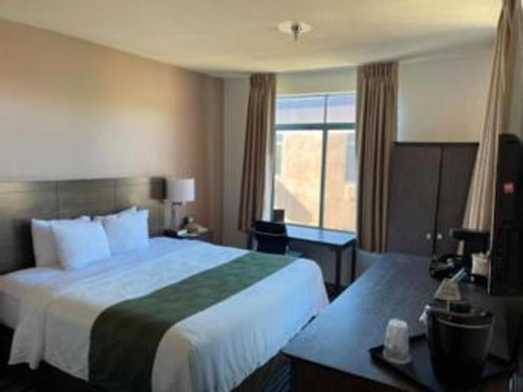 Ramada Suites By Wyndham San Diego Bagian luar foto