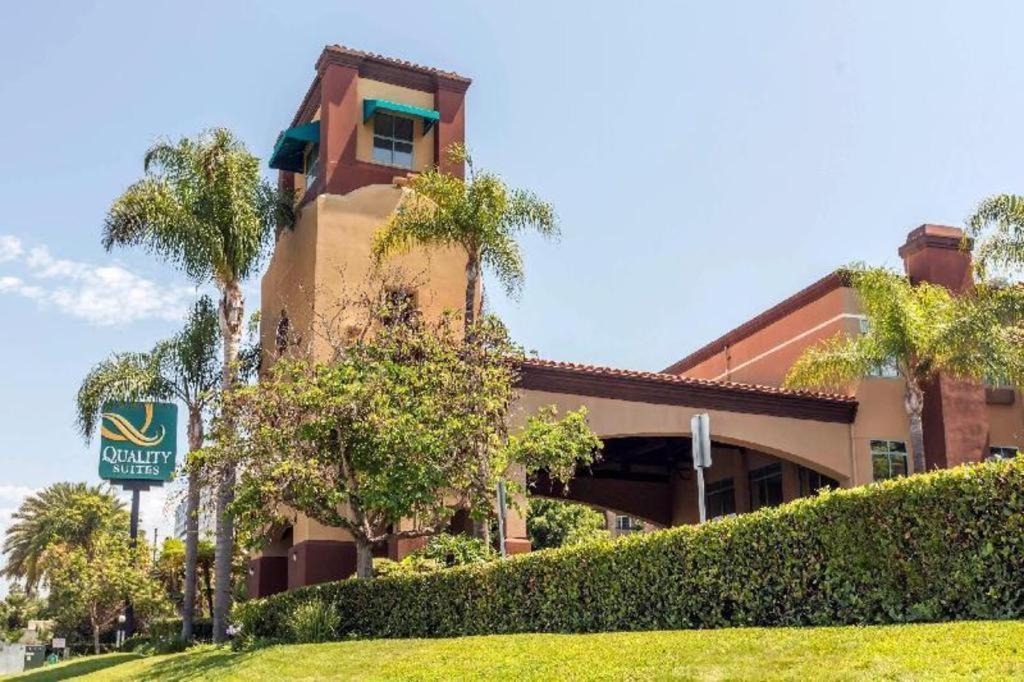 Ramada Suites By Wyndham San Diego Bagian luar foto