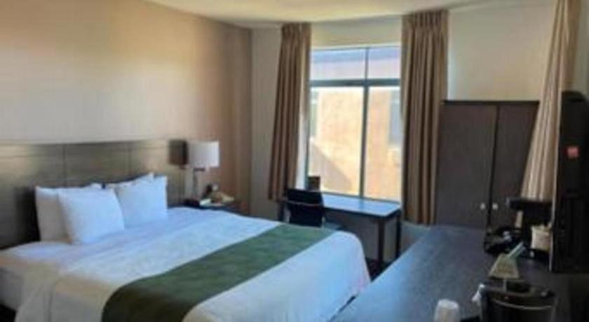 Ramada Suites By Wyndham San Diego Bagian luar foto